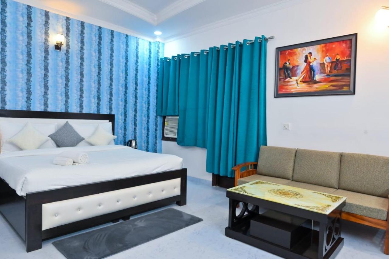 Hotel Wild Rose นิวเดลี ภายนอก รูปภาพ